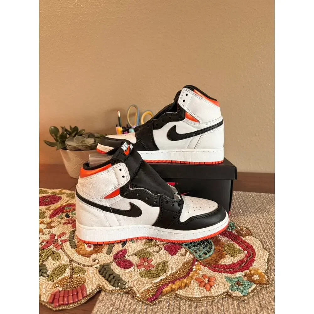 Jordan 1 Retro High OG GS Electro Orange White Black Starfish Desert 575441 180